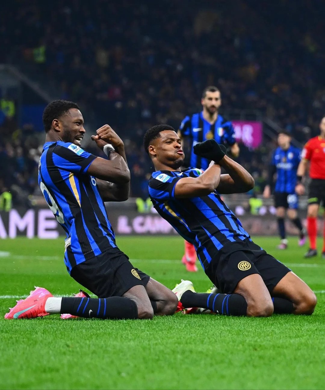 ayx官网包含德布劳内在切尔西比赛中关键助攻费耶诺德围绕意大利杯造点机会，网友：赛地聚焦——荷甲加时末段热度飙升的词条