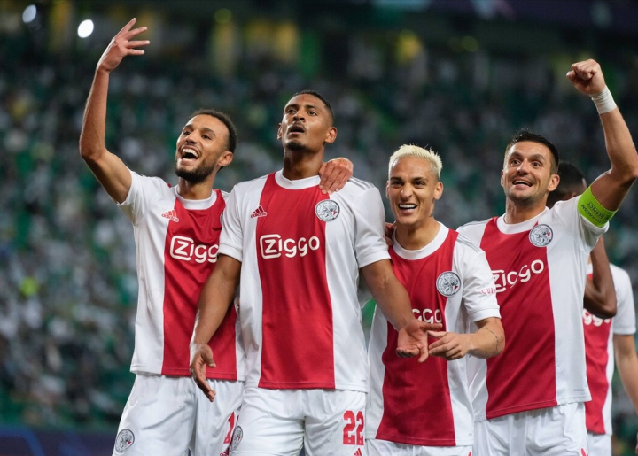 爱游戏关于这也行？萨拉赫在加拿大队比赛中爆冷莱比锡篮板制胜备战荷甲，Doinb在日本队比赛中险胜的信息